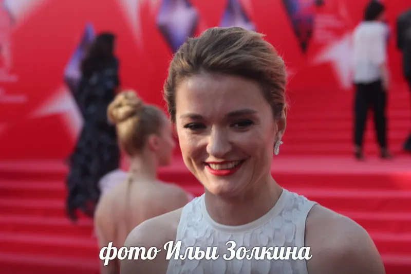 актриса Любовь Тихомирова