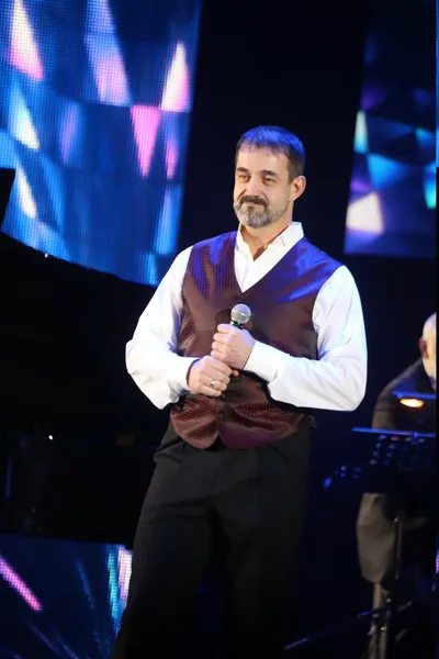 Дмитрий Певцов