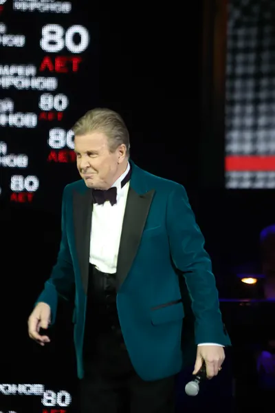 Лев Лещенко