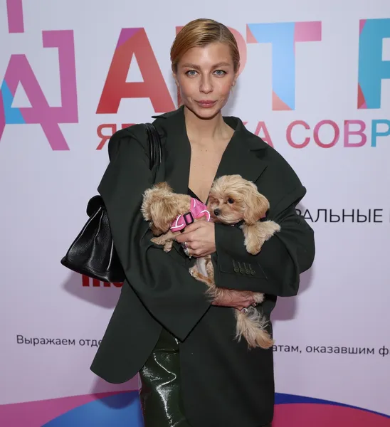 Лина Дембикова