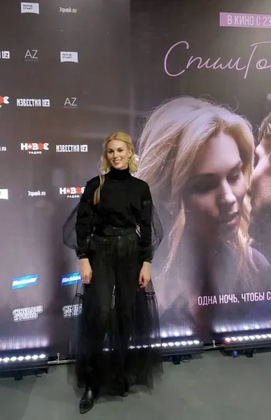 Предпремьерный закрытый показ драмы «СпимГоворим». 
