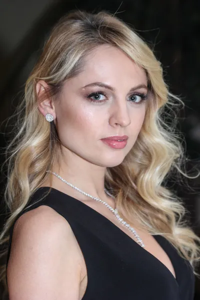 актриса Янина Студилина